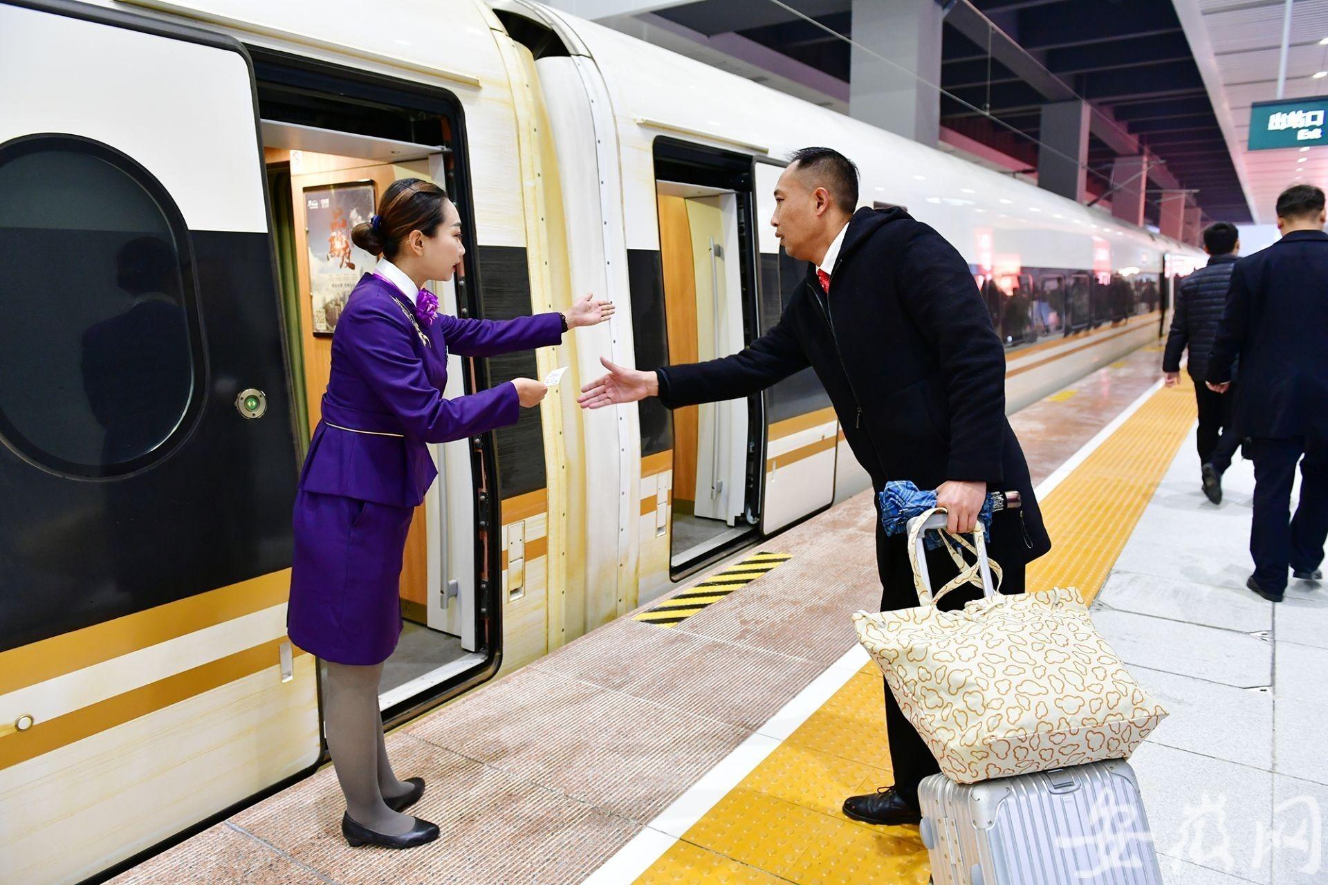 阜阳到青岛的高速路线_阜阳到凤台汽车时刻表_凤台到阜阳高速费多少