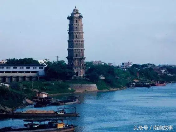 凤鸣路凤台路牛尾巴火锅_凤台香牌坊火锅_铜陵香牌坊火锅老板