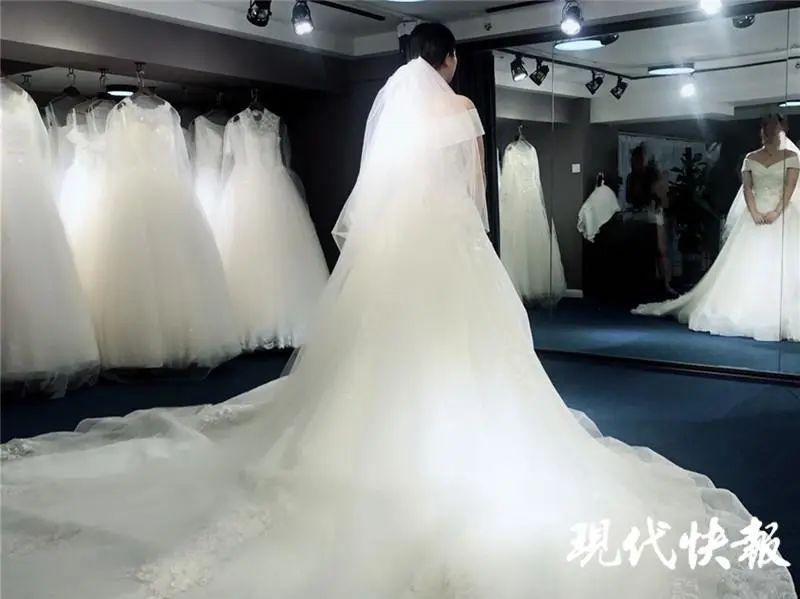 凤台县办婚礼的饭店_凤阳酒店婚宴每桌多少钱_在饭店办婚礼预算大概多少钱