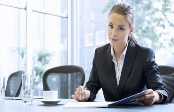 性格内向在职场_性格内向职场新人_在职场内向的人怎么办