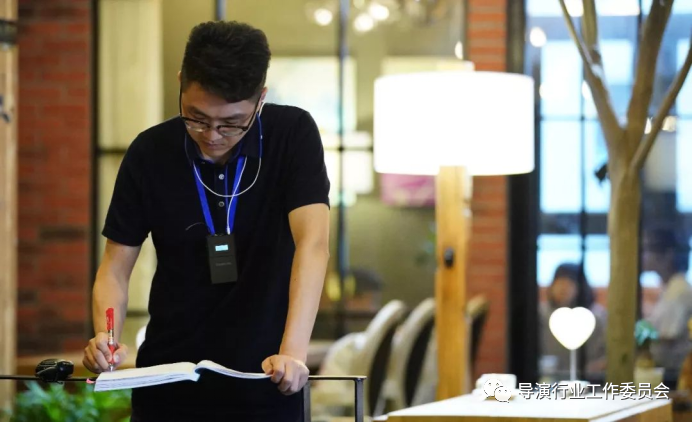 崔亮导演的38集电视连续剧《繁华似锦》(图5) 都市职场主题的网络小说_都市职场小说_十大公认都市职场小说