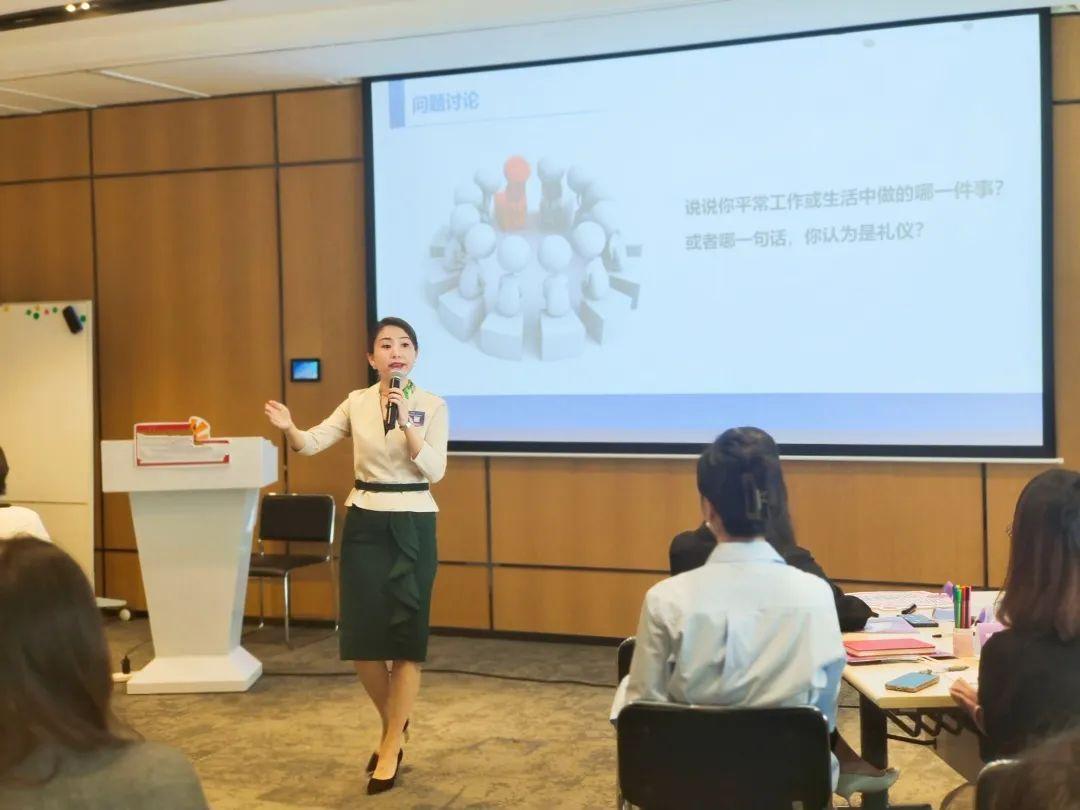 职场礼仪培训课程_培训职场课程礼仪内容_培训职场课程礼仪教案