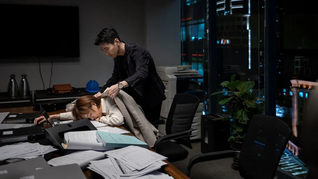 职场争斗故事大全_职场的争斗故事_职场竞争故事