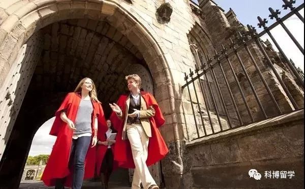 牛津大学800年历史上首位女性领导者——理查德森(图2) 牛津大学执行校长_牛津大学现任校长_牛津大学校长简历