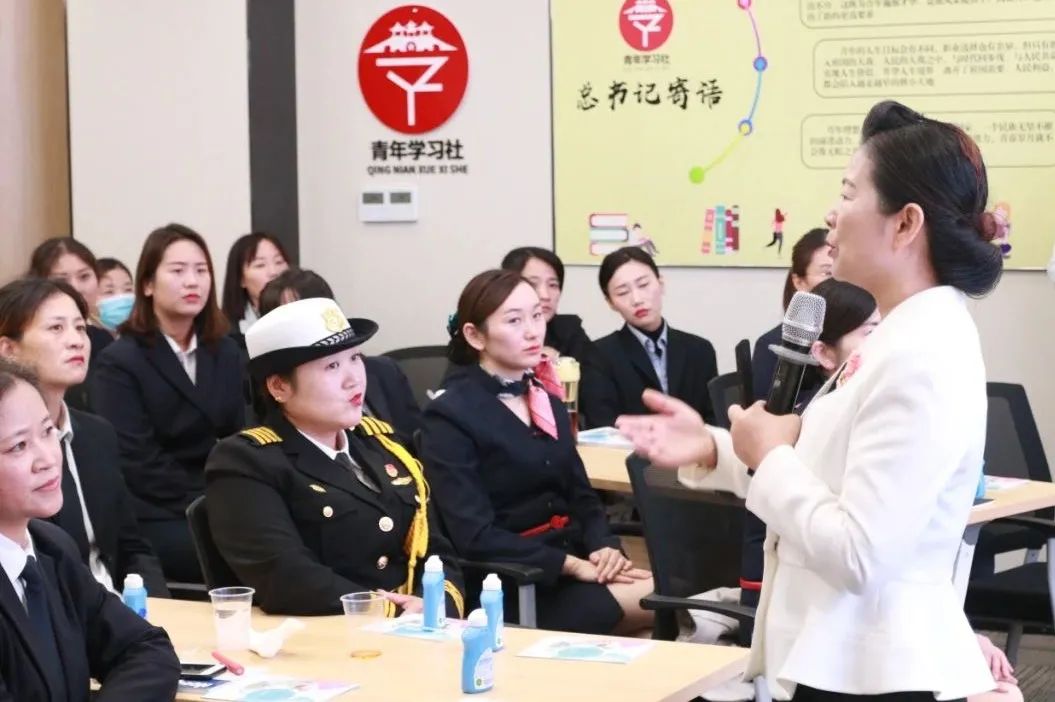 我司妇联邀请巡讲团走进爱涛为女职工提供学习机会(图4) 女士职场礼仪_女性在职场中的礼仪优势_女性职场礼仪书