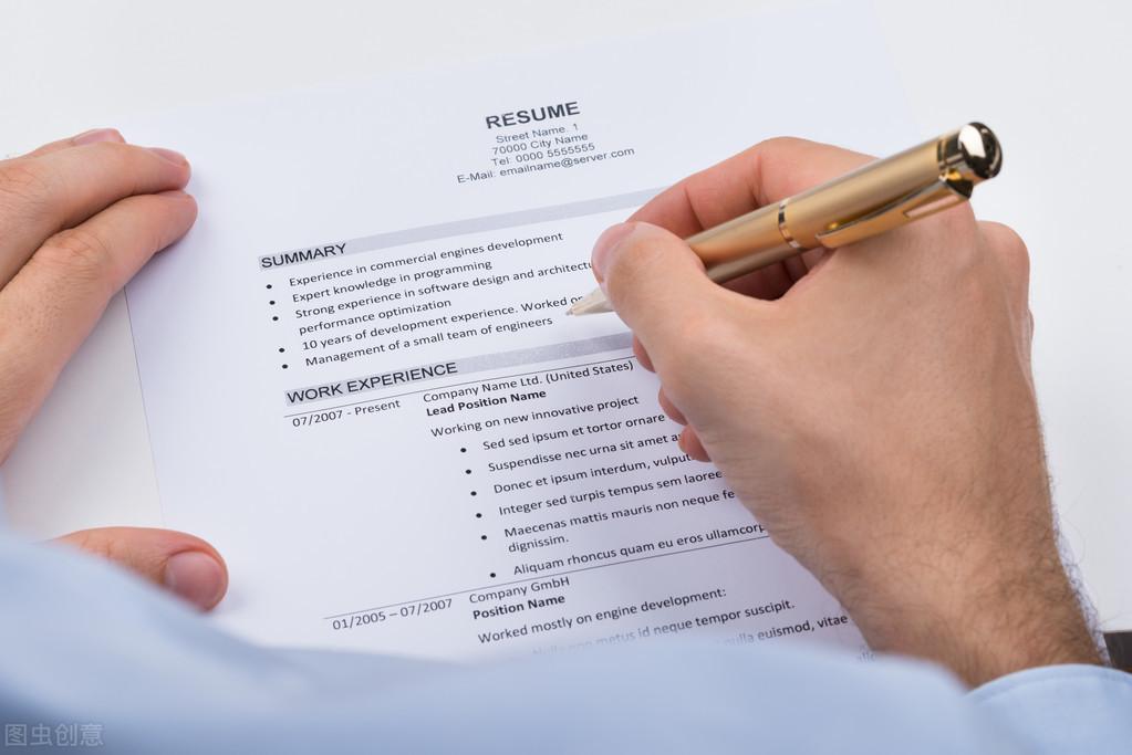 简历上要不要留QQ邮箱?知乎有位朋友@Ziakalis(图4) 简历需要写_简历要写很详细吗_简历要不要写个人简历几个字