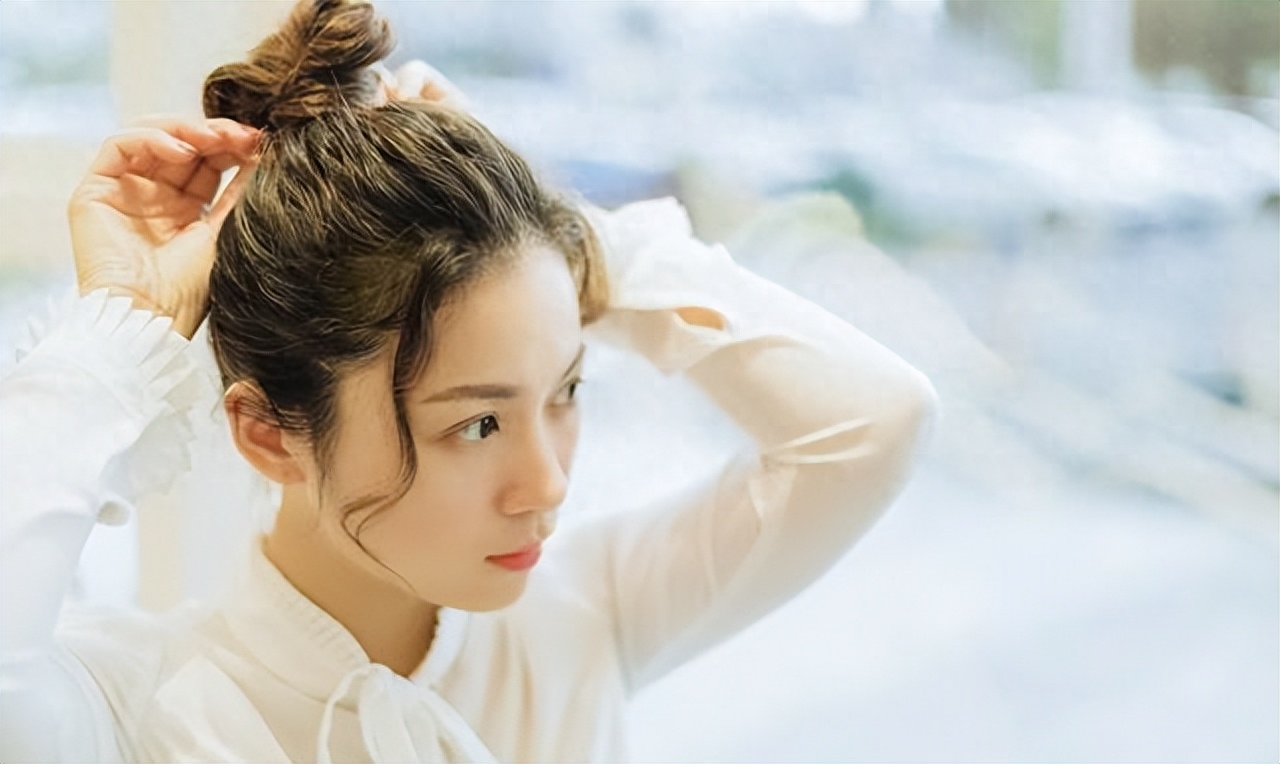 女职场职场恋爱中字版_大龄离婚女征婚_大龄职场女青年