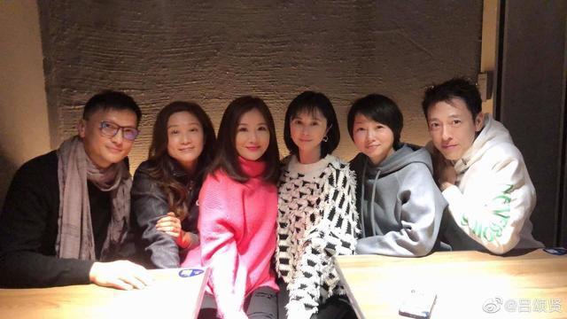 职场丽人衬衫_职场丽人图片_职场丽人大变样