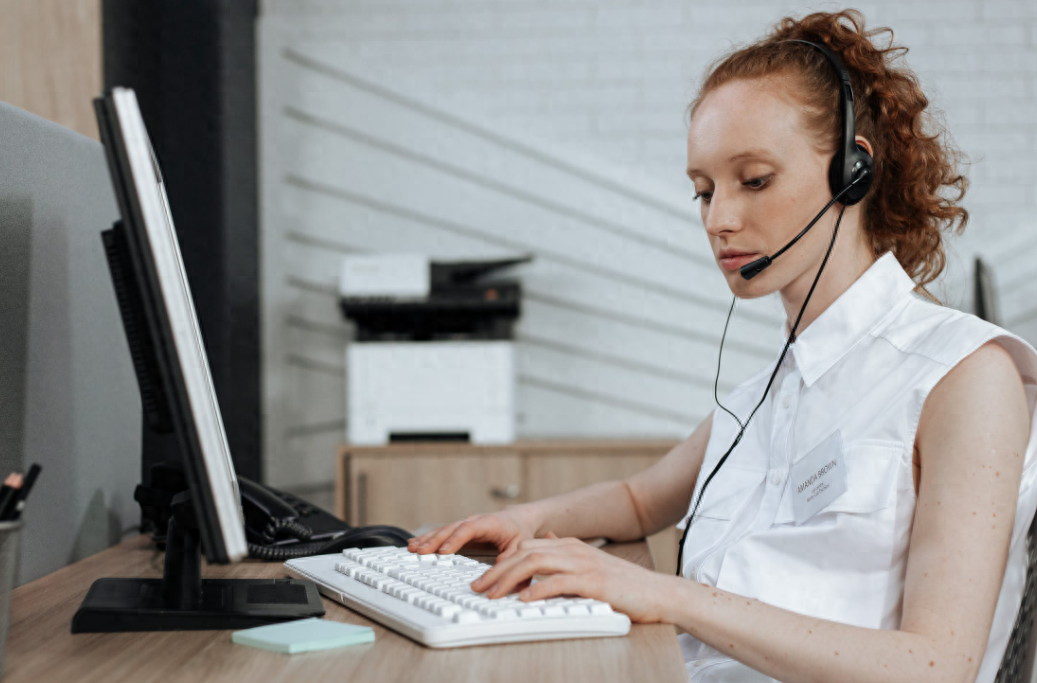 越有能力越富有的人,千万不要帮他人这三种忙(图1) 职场寓意小故事及感悟_职场的寓言故事_职场寓意小故事