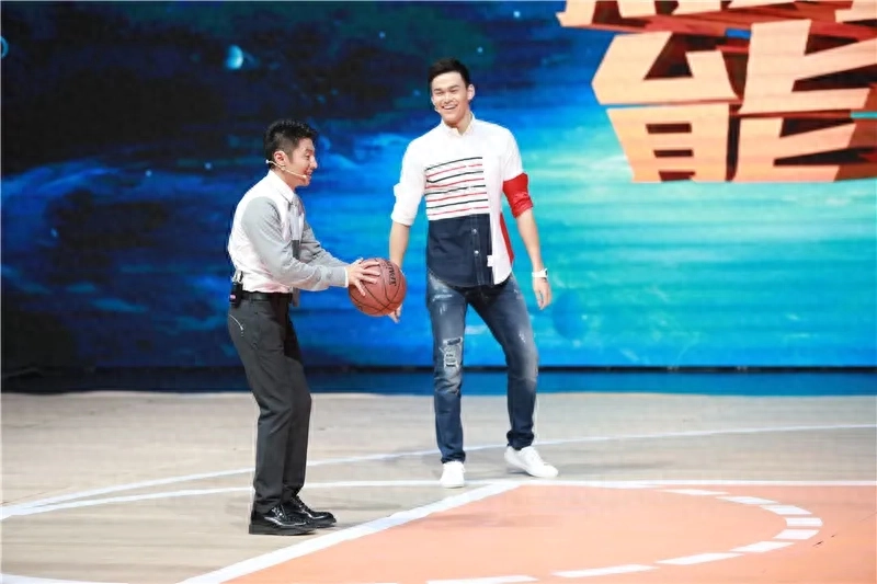 央视主持人撒贝宁简历_撒贝宁主持开讲啦_央视女主持叶迎春简历