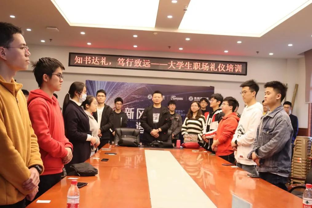 职场书籍礼仪有哪些_职场礼仪 书籍_职场书籍礼仪心得体会