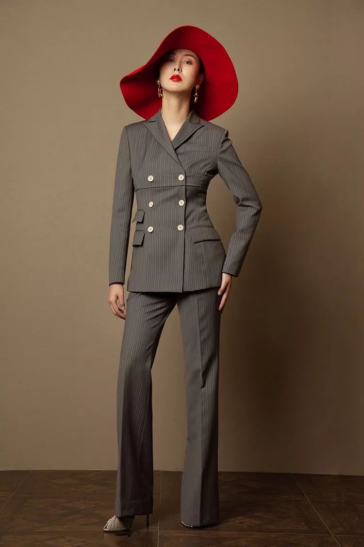 职场穿衣搭配心得体会_冬天职场怎样穿衣搭配_职场穿衣搭配图片男