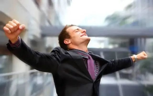 2019女职员职场恋爱2中字_职场中的气场_职场礼仪中重点有哪些