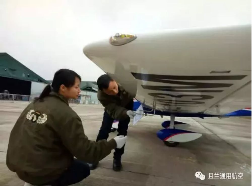 讲座员飞行招聘要求_飞行员招聘讲座_飞行教员招聘信息