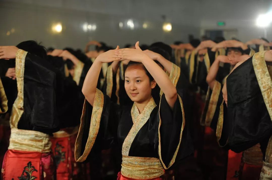 职场人又该如何一步步提升情绪管理能力?(图2) 职场情绪管理ppt_职场情绪管理的重要性_职场情绪管理