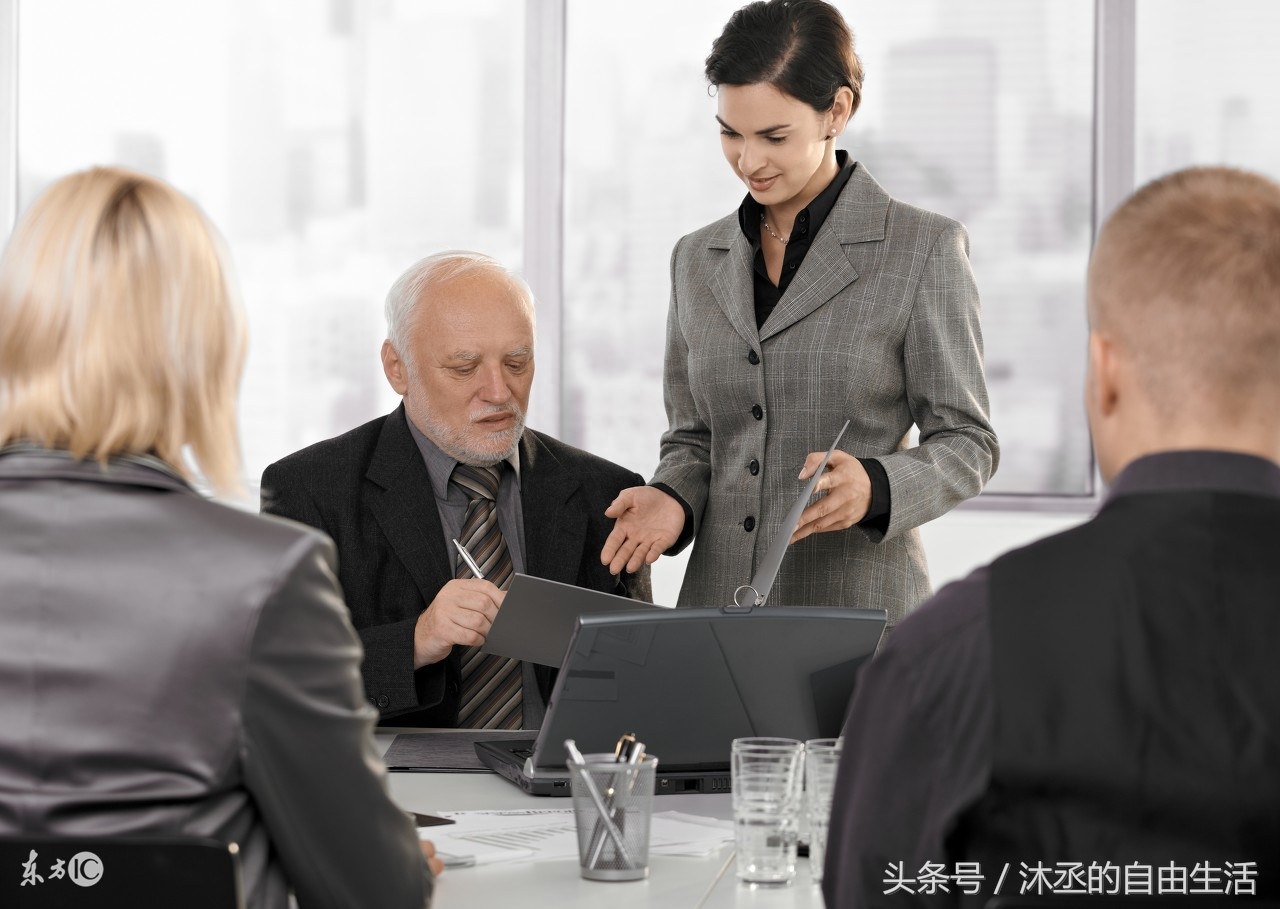 升职后,你的敏锐度不高吗?|沐丞(图2) 杜拉拉升职记职场小故事_杜拉拉升职记职场问题_杜拉拉升职记中的职场礼仪