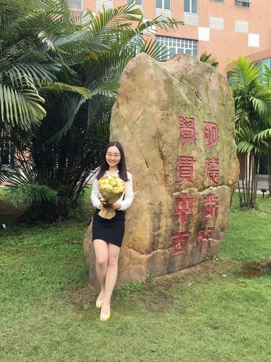 英语专业毕业生简历_音乐专业毕业生非格式简历_美术生毕业创作类论文