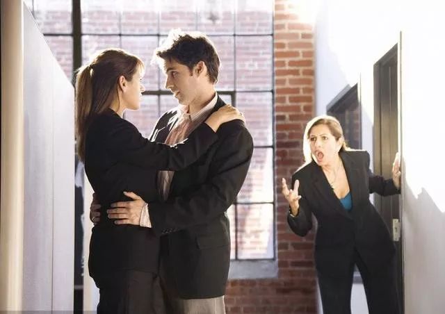 职场中的男人_职场男什么意思_职场男人交往