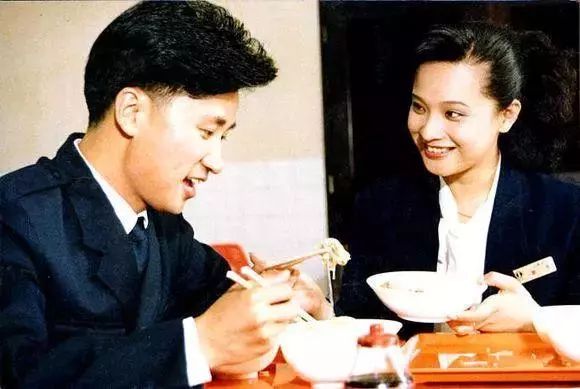 中国南方航空空姐_职场中国之空姐_中国国航的空姐制服