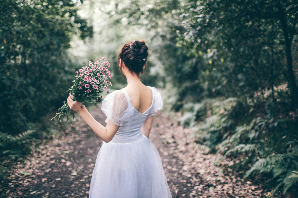 有领导潜质的女人_女人职场被潜_婚烟潜归则高官的女人