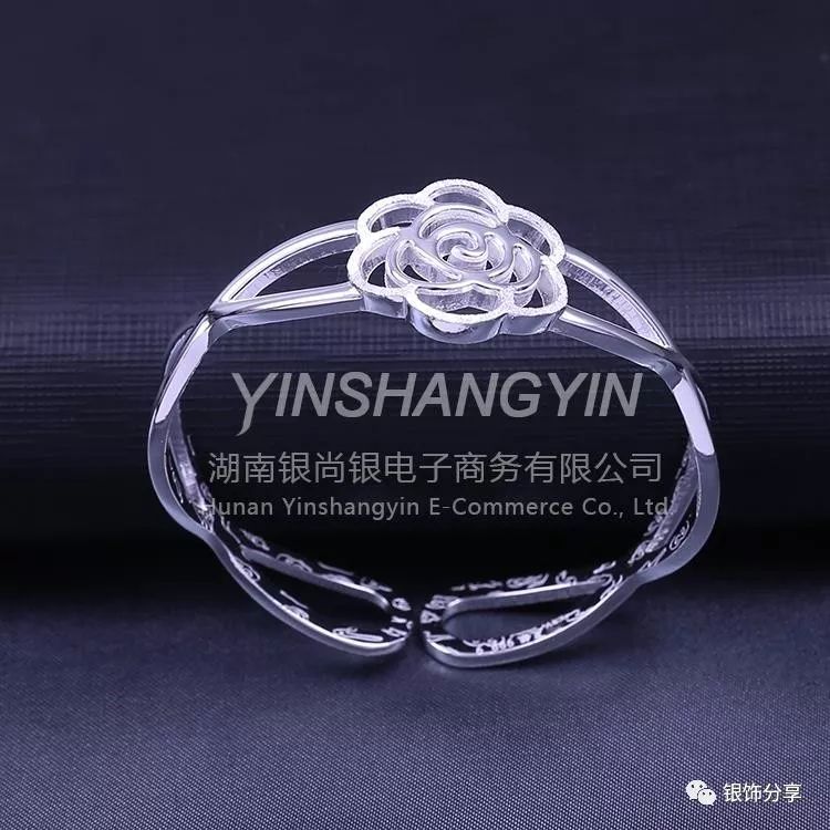 手表左手和右手佩戴有什么区别_职场手表左手右手男人应该戴吗_职场男人手表应该左手还是右手