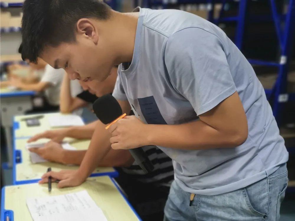 全屋定制家具安装工到底需要干什么?累不累呢?(图2) 家具厂招聘安装工_家具安装工招聘信息网_家具安装招聘家具招聘信息