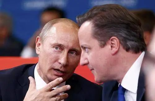 表应该戴左手还是右手_职场男人手表应该左手还是右手_左手手表右手手环