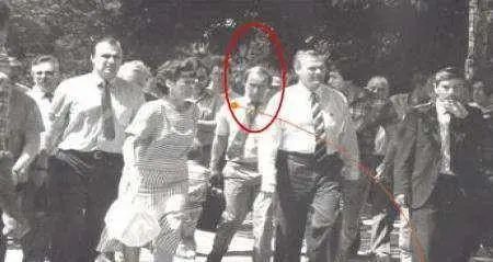 表应该戴左手还是右手_职场男人手表应该左手还是右手_左手手表右手手环