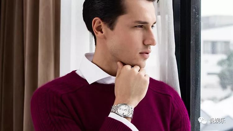 男人左手右手戴表_男生手表左手右手_职场男人手表应该左手还是右手