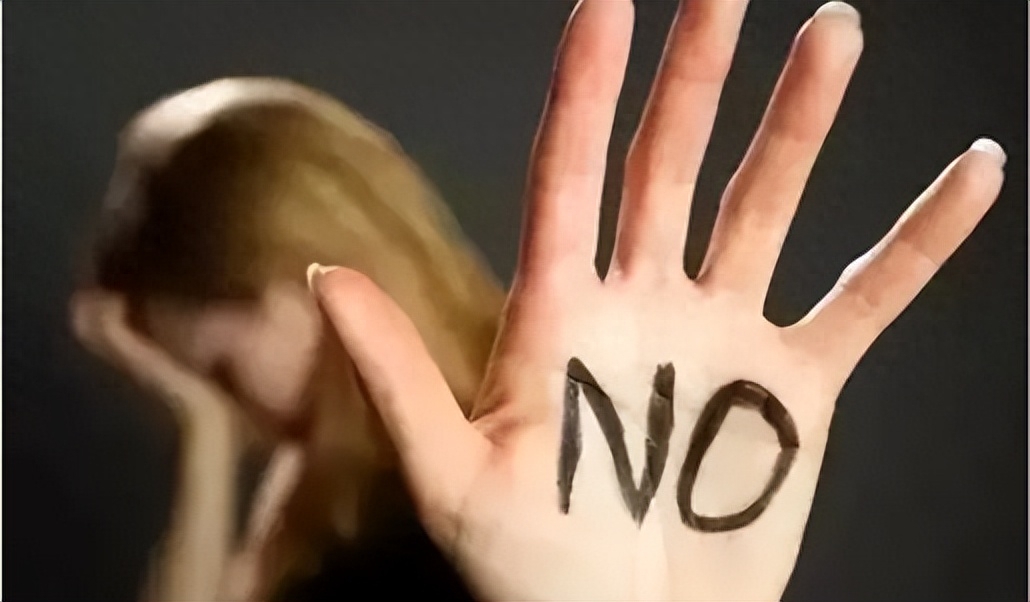 官路潜色规则王云飞_职场女人潜规则_职场潜则规则电影周小