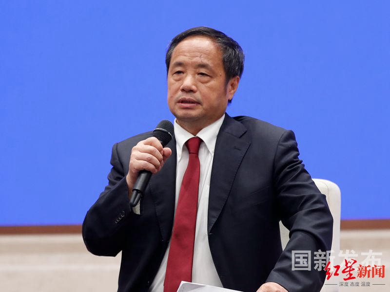 中国法学会副会长、学术委员会委员王利明民法典首次确定性骚扰认定标准(图1) 职场性骚扰_职场防骚扰三十六计_在职场遇到客户骚扰的怎么办