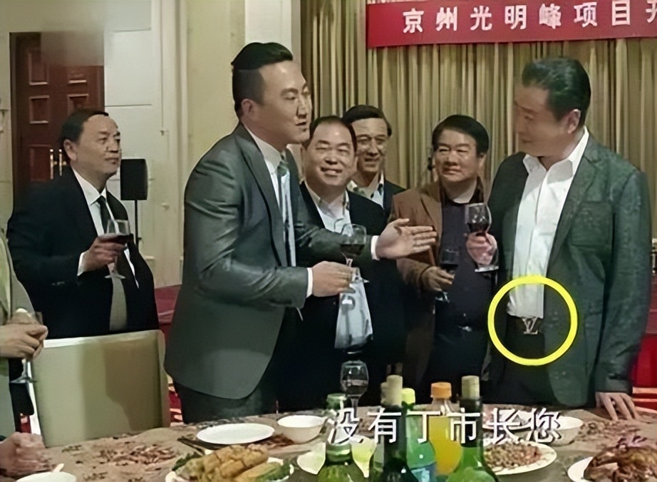 职场男士着装需要注意哪些问题_职场男人着装_职场着装男士