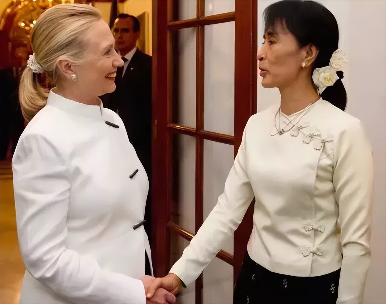 职场着装男士_职场男士着装需要注意哪些问题_职场男人着装