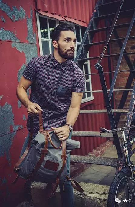 职场穿衣技巧_职场新人穿着_初入职场穿衣