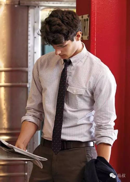 职场穿衣技巧_初入职场穿衣_职场新人穿着