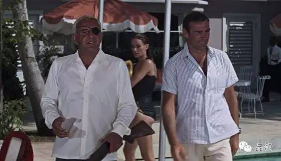 职场穿衣技巧_初入职场穿衣_职场新人穿着