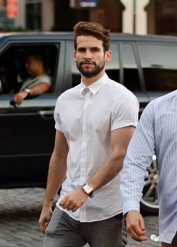 职场新人穿着_职场穿衣技巧_初入职场穿衣