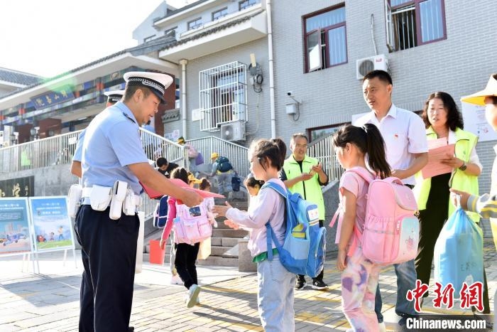 2016北京公安基础知识_北京市公安局招聘2016_2017北京公安文职招聘