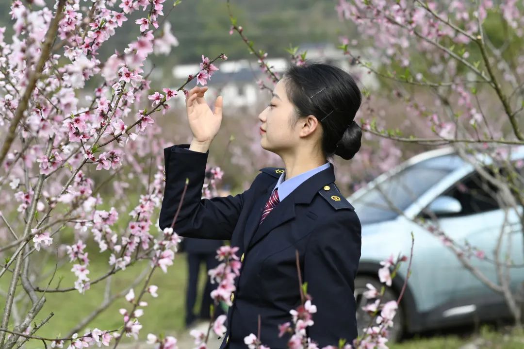 南昌铁路局南昌客运段招聘岗位列车乘务员工作地点(图3) 火车跟单员招聘_火车乘务员招聘_火车员招聘乘务员吗