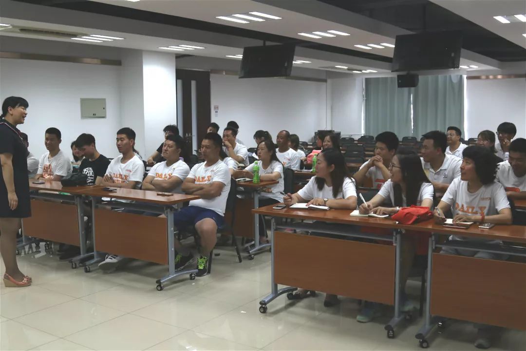 修养职场礼仪个人心得体会_职场礼仪与个人修养_《职场礼仪修养》