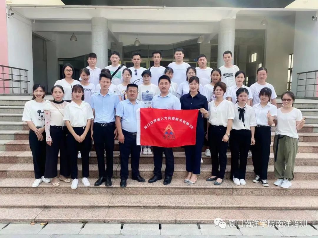 职场妆容禁忌_职场培训内容_职场妆容培训内容