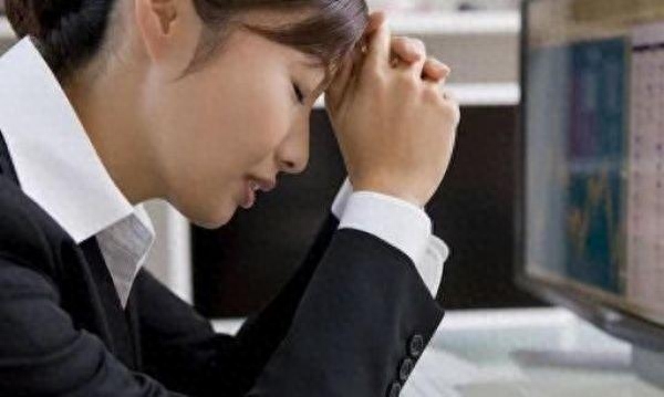 职场妈妈孩子跟谁亲_职场妈妈孩子生病请假内疚_职场妈妈和孩子