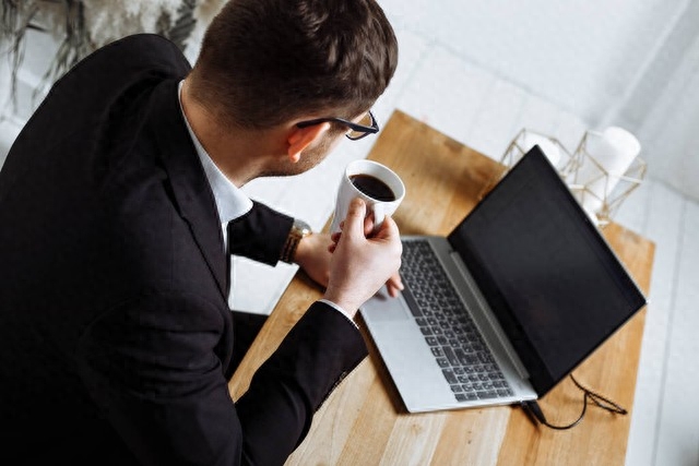 年轻人一定要懂得的职场生存智慧_懂得放下是一种人生智慧_懂得退让是一种智慧