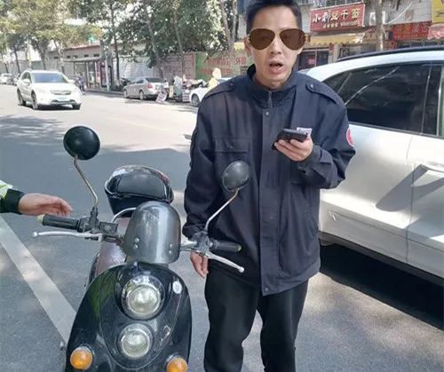 淮南市凤台县交警电话_凤台交警队举报电话_凤台交警网