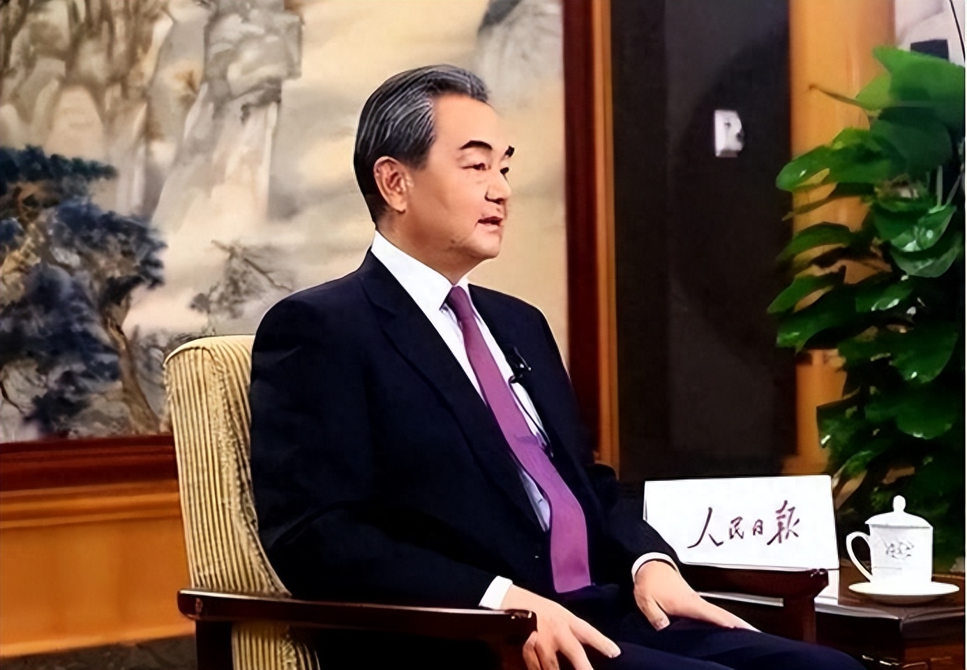 王毅外交水平低下_王毅经典外交视频_中国外交部长王毅简历