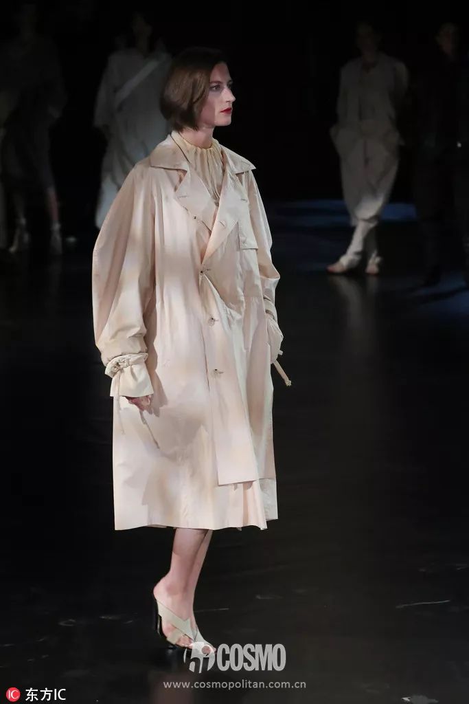 职场穿搭图片_职场怎么穿_职场穿搭女