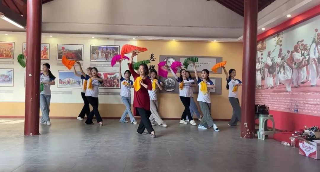 凤台花鼓灯调研_凤台花鼓灯抢板凳_淮南凤台花鼓灯创始人