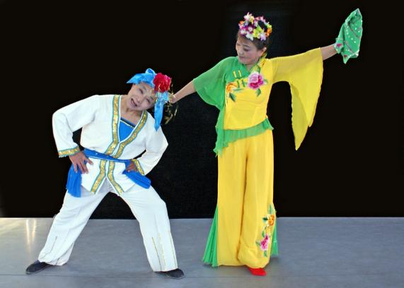 (非遗舞蹈介绍专栏)北京舞蹈学院民族民间舞蹈传承基地(图15) 凤台花鼓灯调研_淮南凤台花鼓灯创始人_凤台花鼓灯抢板凳