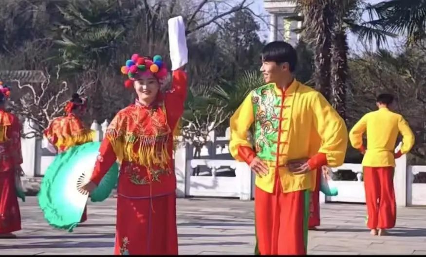 (非遗舞蹈介绍专栏)北京舞蹈学院民族民间舞蹈传承基地(图18) 淮南凤台花鼓灯创始人_凤台花鼓灯抢板凳_凤台花鼓灯调研