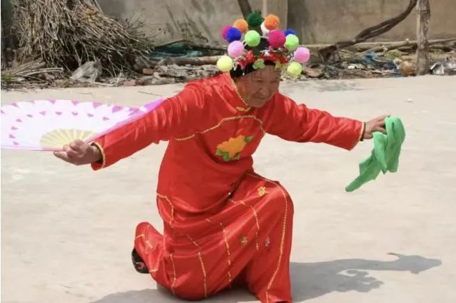 (非遗舞蹈介绍专栏)北京舞蹈学院民族民间舞蹈传承基地(图20) 淮南凤台花鼓灯创始人_凤台花鼓灯抢板凳_凤台花鼓灯调研
